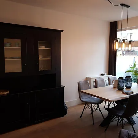 Cozy With Free Parking Near Center & Bicycle Included *